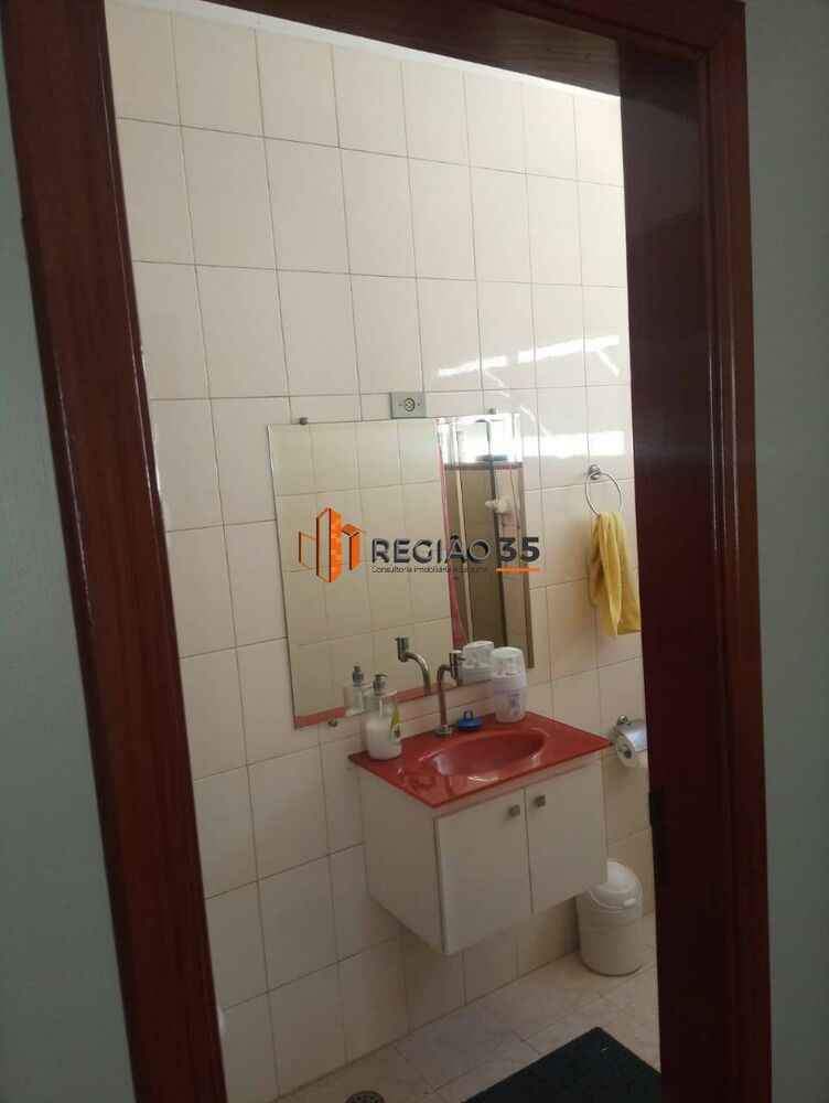 Casa à venda com 3 quartos, 157m² - Foto 4