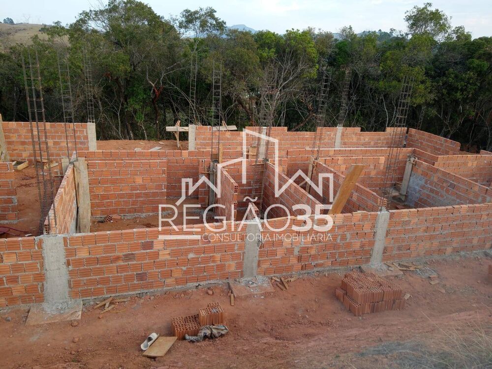 Casa à venda com 4 quartos, 132m² - Foto 3