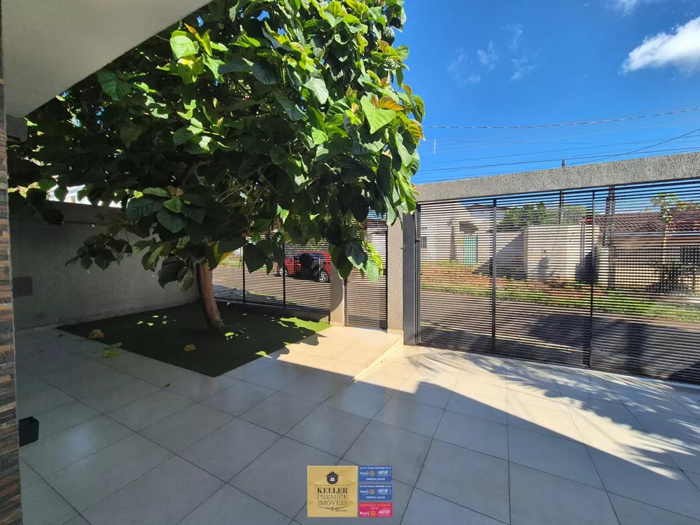 Sobrado à venda com 3 quartos, 300m² - Foto 2