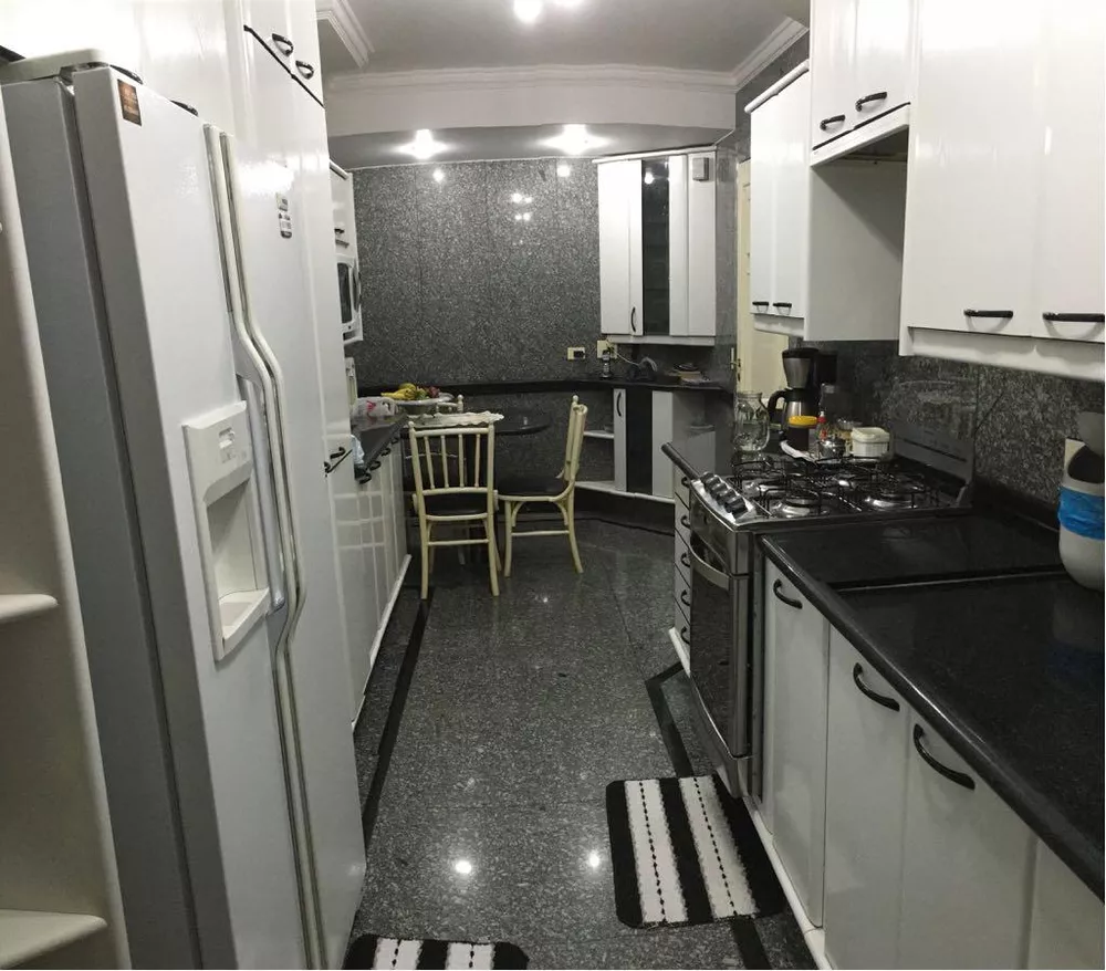 Apartamento à venda com 4 quartos, 221m² - Foto 8