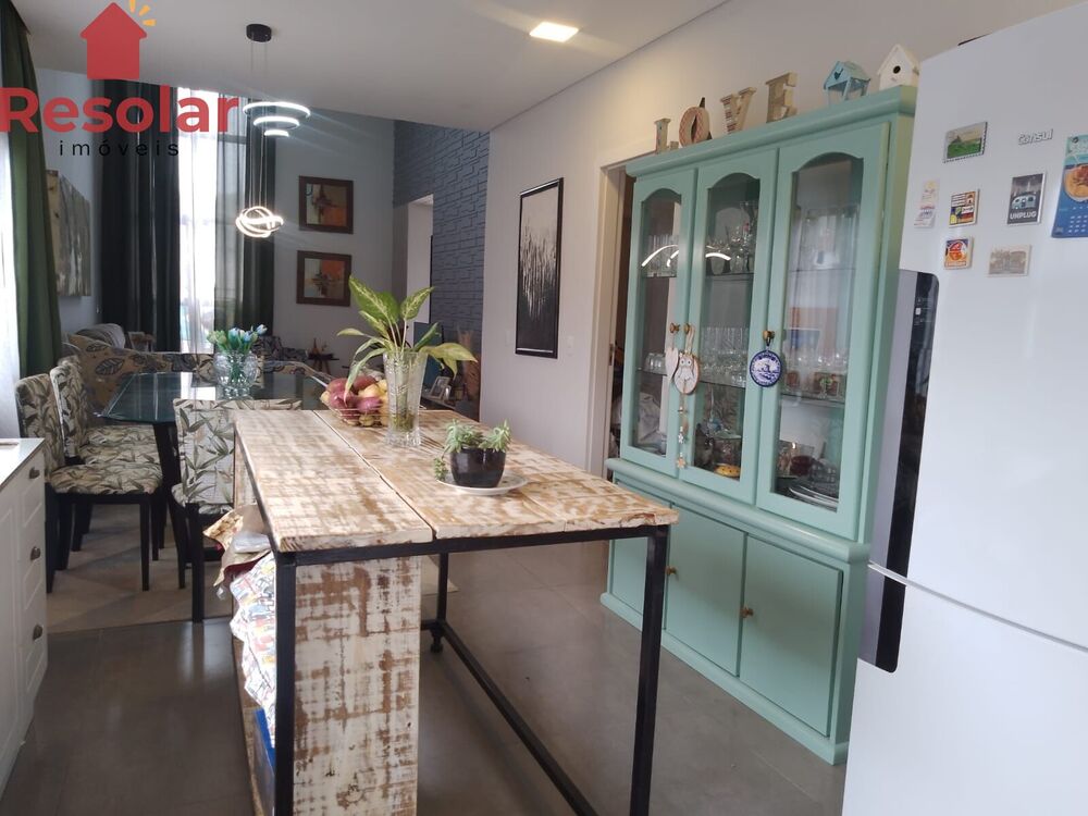 Casa à venda com 3 quartos, 147m² - Foto 4