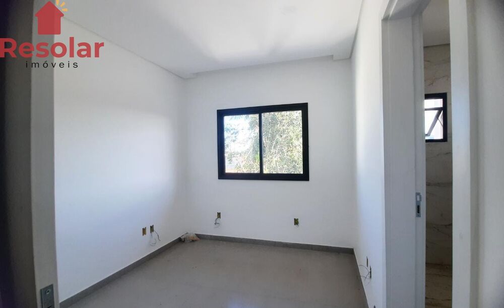 Casa à venda com 2 quartos, 67m² - Foto 4