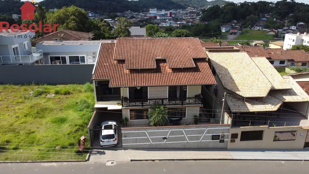 Sobrado à venda com 4 quartos, 313m² - Foto 1