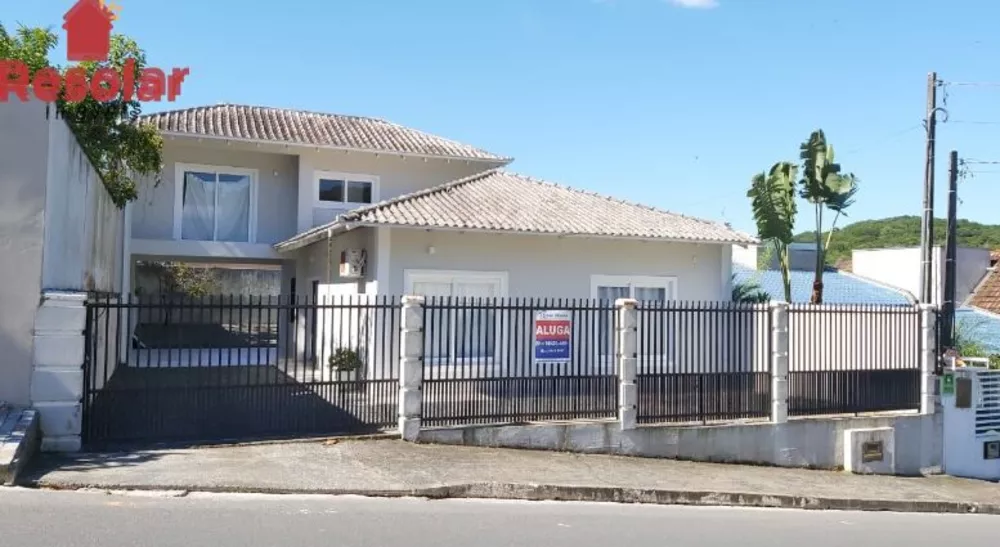 Casa para alugar com 3 quartos, 150m² - Foto 1