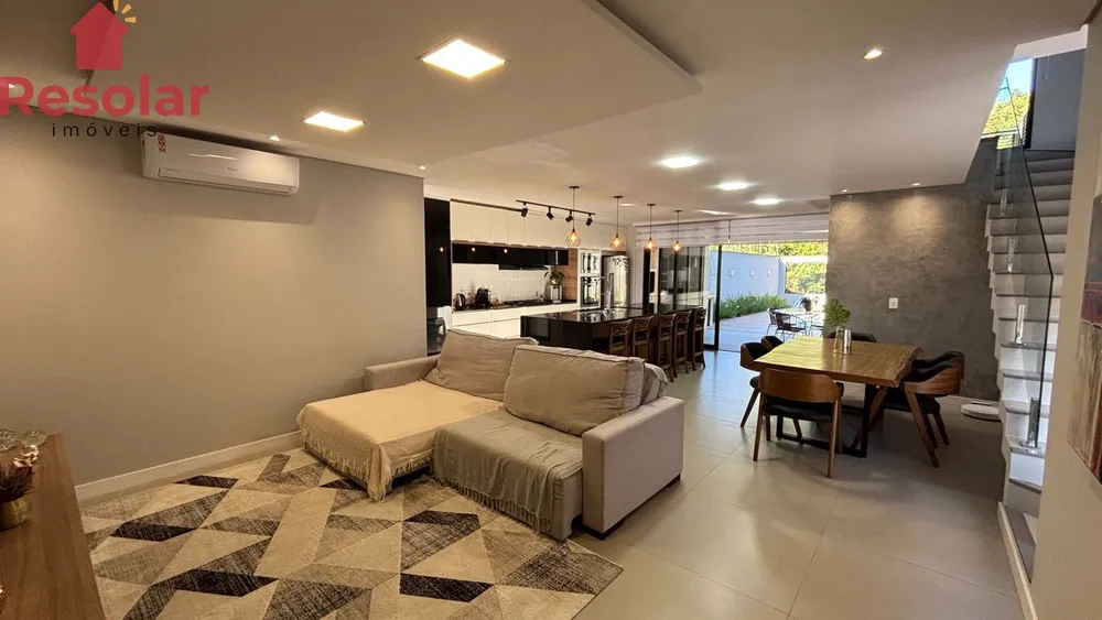 Casa, 3 quartos, 216 m² - Foto 2
