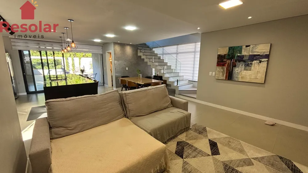 Casa, 3 quartos, 216 m² - Foto 1