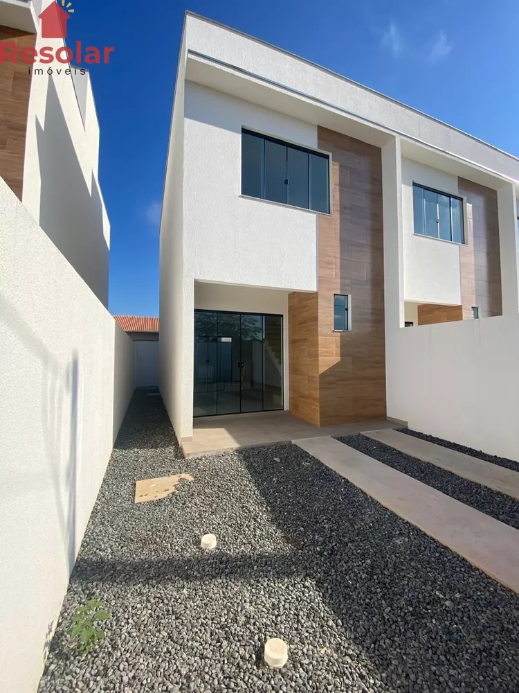 Casa à venda com 2 quartos, 64m² - Foto 2