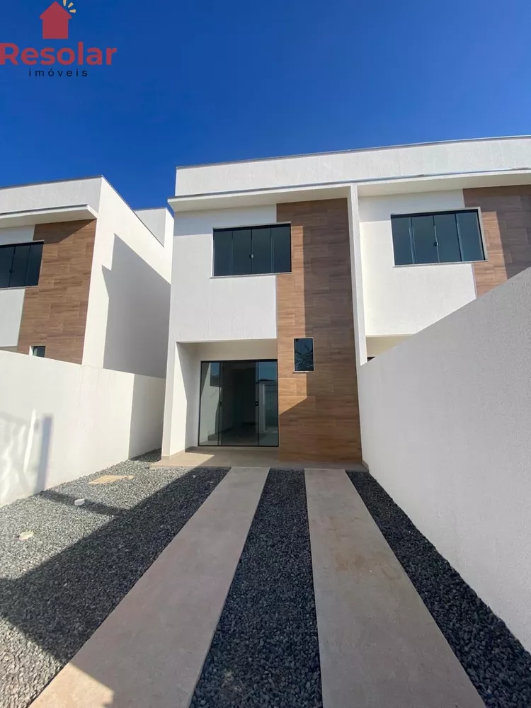 Casa à venda com 2 quartos, 64m² - Foto 1