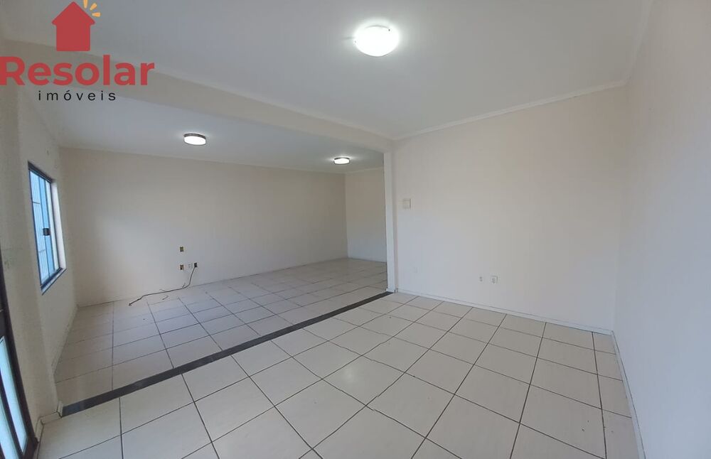 Casa à venda com 3 quartos, 139m² - Foto 1