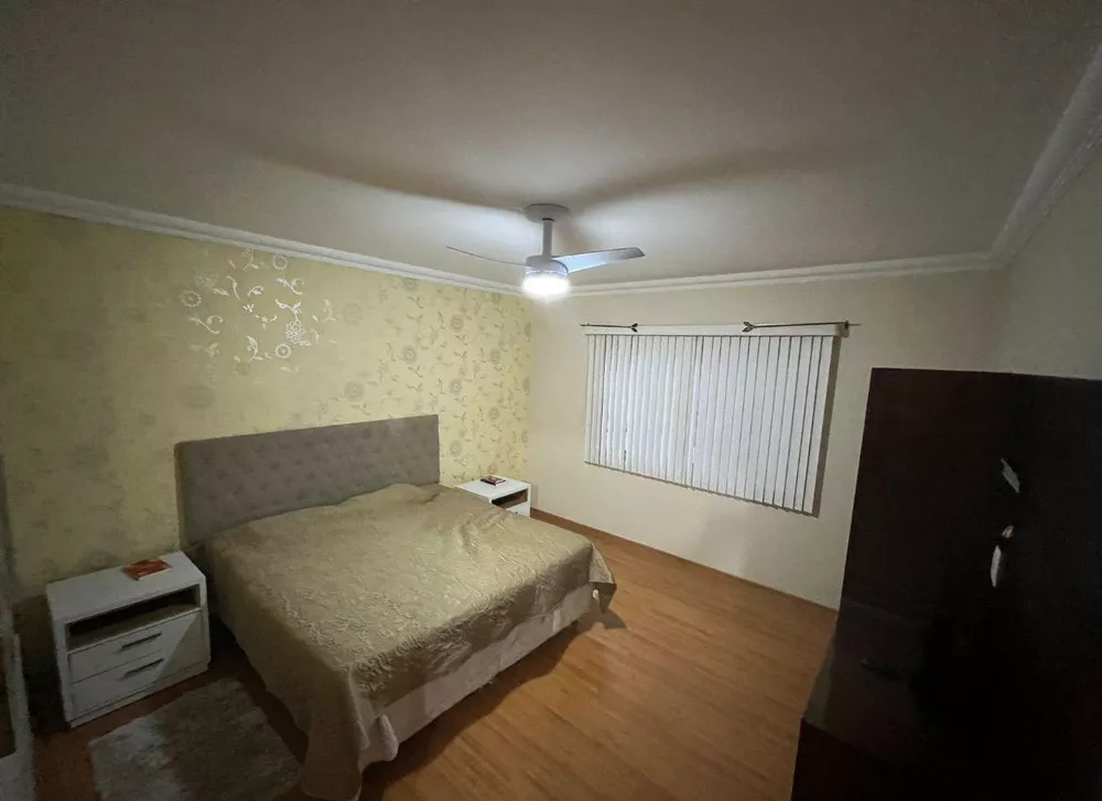 Casa, 4 quartos, 220 m² - Foto 4