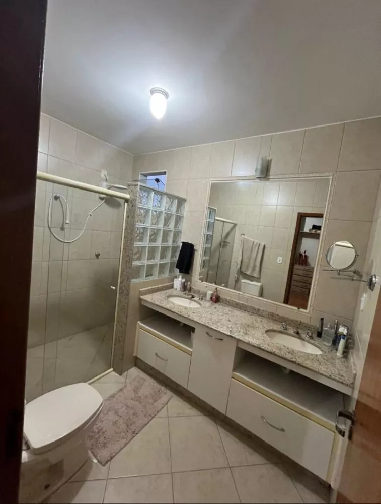 Casa, 4 quartos, 220 m² - Foto 2