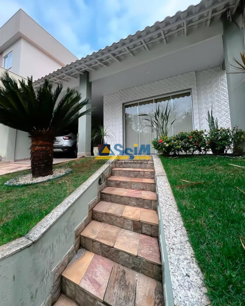 Casa à venda com 3 quartos, 336m² - Foto 1