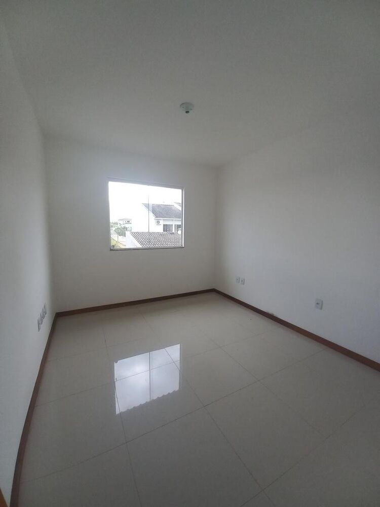 Casa à venda com 3 quartos - Foto 2