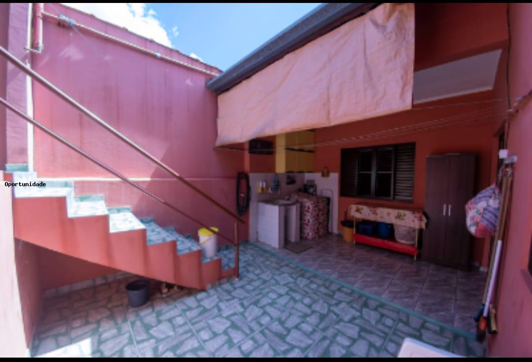 Casa de Condomínio à venda com 4 quartos, 221m² - Foto 7