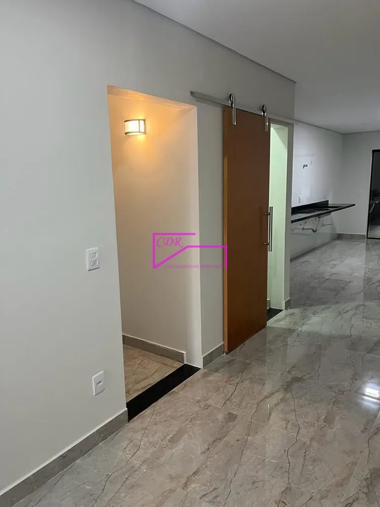 Sobrado, 3 quartos, 237 m² - Foto 1