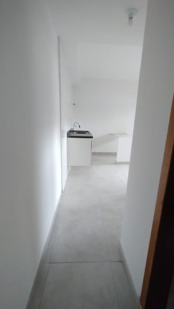 Apartamento para alugar com 2 quartos, 40m² - Foto 12