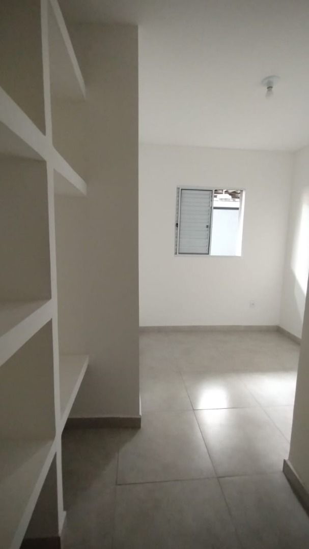 Apartamento para alugar com 2 quartos, 40m² - Foto 4