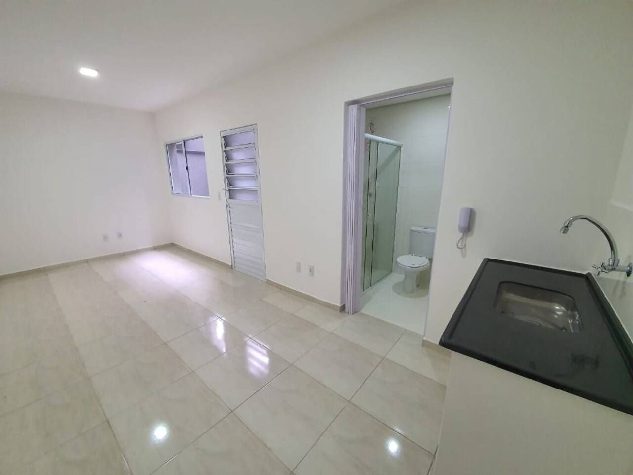 Kitnet e Studio para alugar com 1 quarto, 200m² - Foto 9