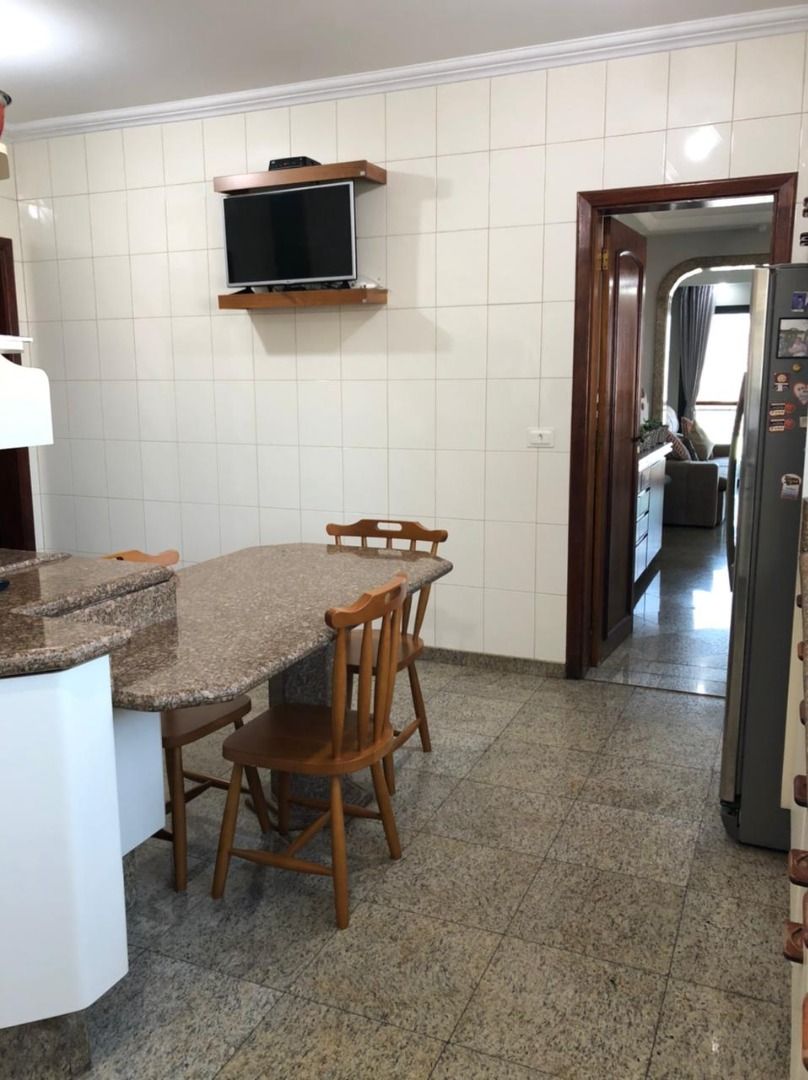 Apartamento à venda com 4 quartos, 228m² - Foto 21