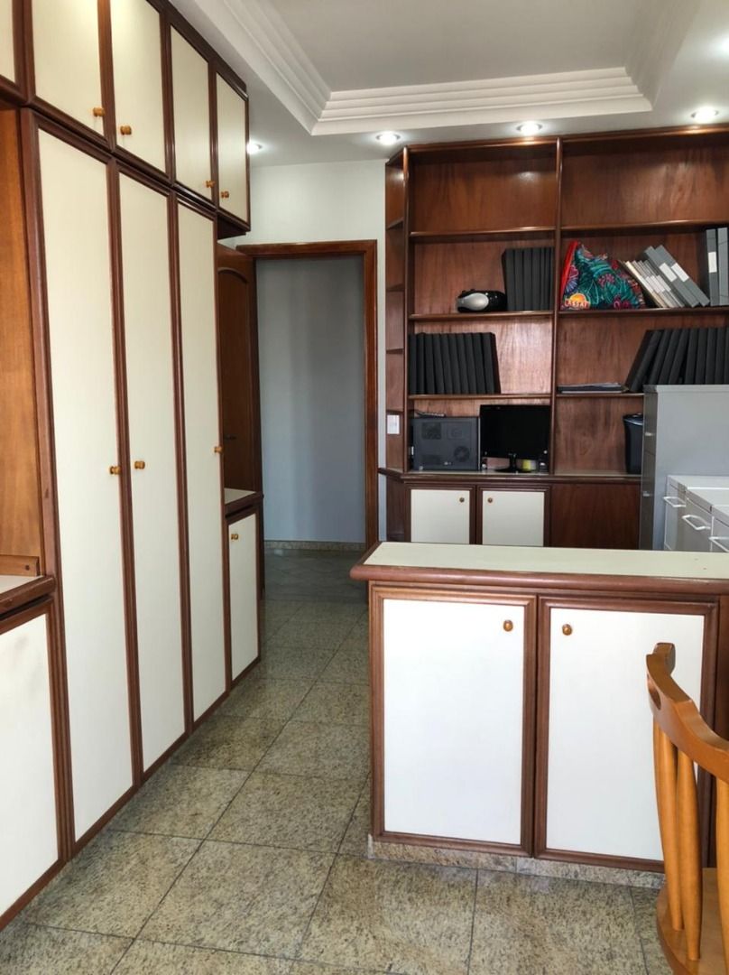 Apartamento à venda com 4 quartos, 228m² - Foto 22