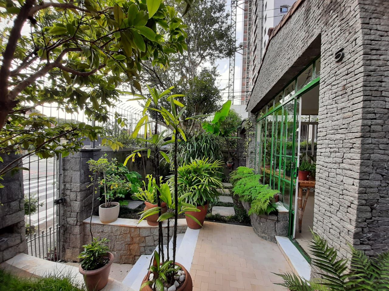 Casa à venda com 3 quartos, 200m² - Foto 1