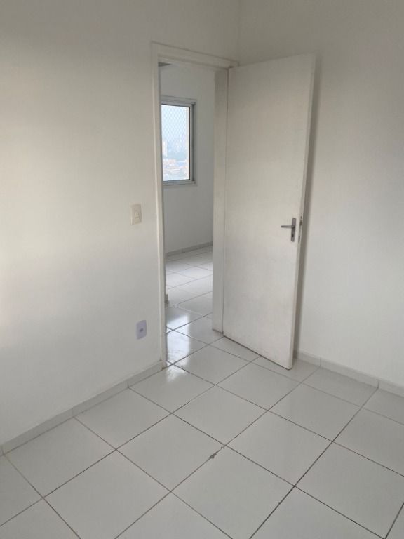 Apartamento para alugar com 2 quartos, 45m² - Foto 10