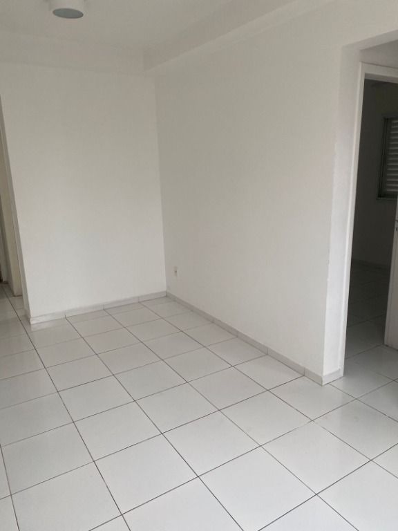 Apartamento para alugar com 2 quartos, 45m² - Foto 2