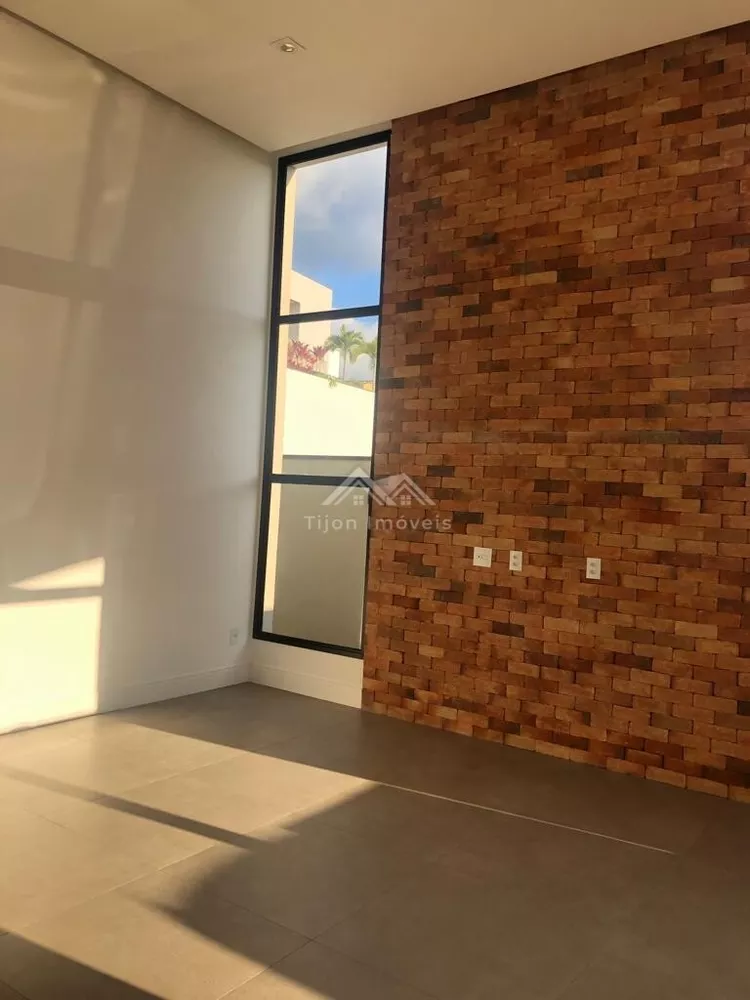 Casa de Condomínio à venda com 3 quartos, 234m² - Foto 2