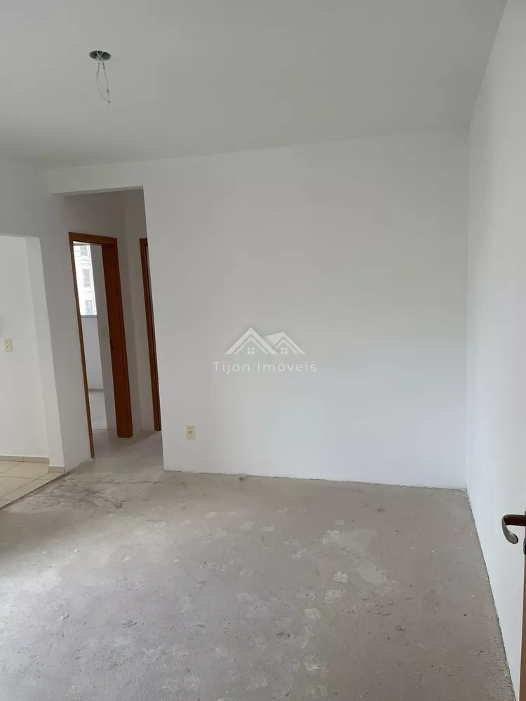 Apartamento à venda com 2 quartos, 47m² - Foto 2