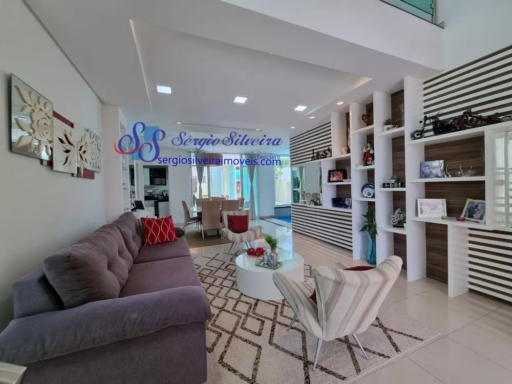 Casa de Condomínio à venda com 4 quartos, 350m² - Foto 1