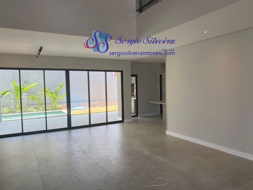 Casa de Condomínio à venda com 4 quartos, 300m² - Foto 2