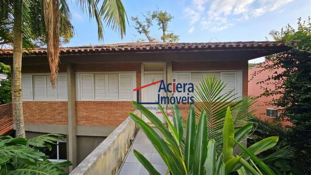 Casa, 3 quartos, 202 m² - Foto 1