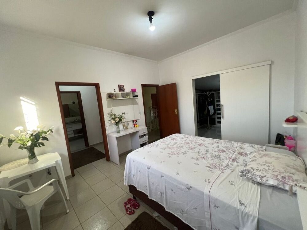 Casa, 4 quartos, 372 m² - Foto 2