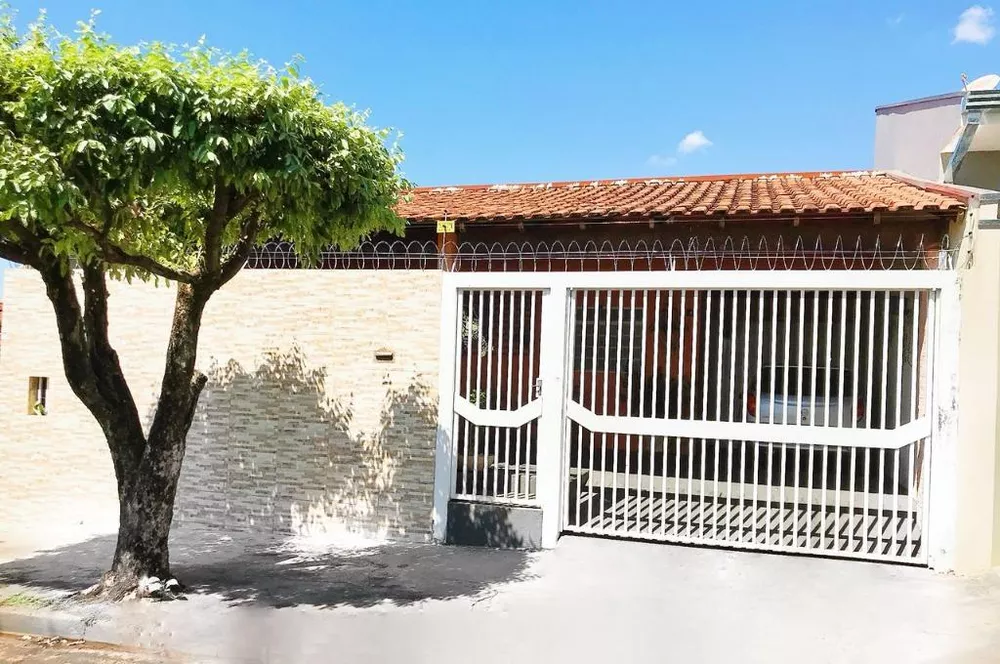 Casa à venda com 2 quartos, 150m² - Foto 1