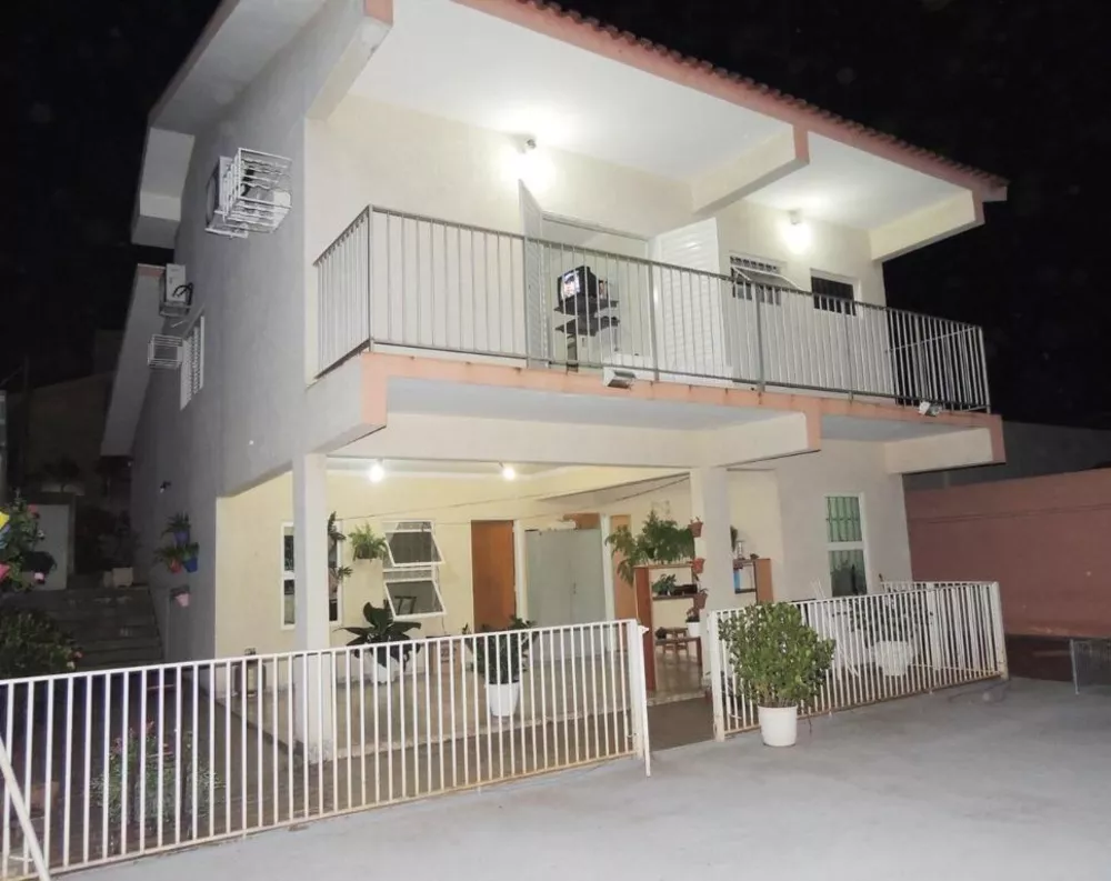 Casa, 3 quartos, 220 m² - Foto 1