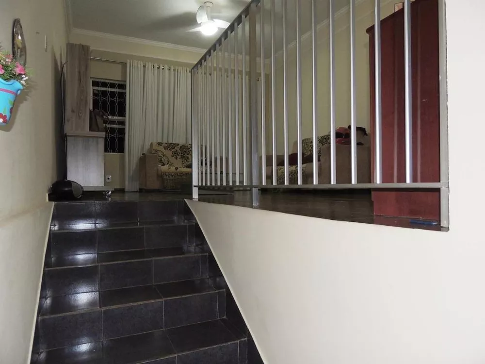 Casa, 3 quartos, 220 m² - Foto 2