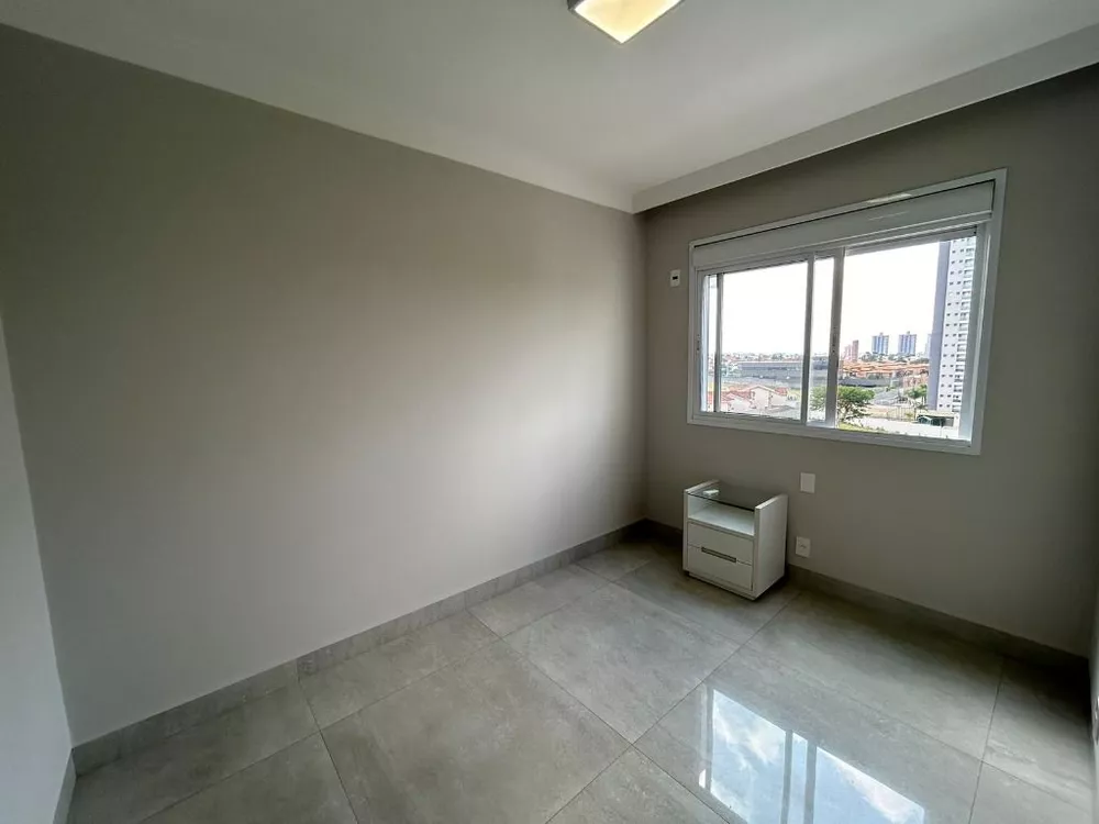 Apartamento para alugar com 3 quartos, 142m² - Foto 3