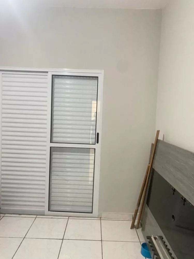 Casa à venda com 3 quartos, 162m² - Foto 4