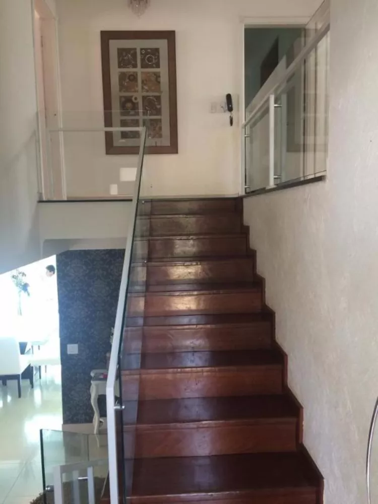 Casa de Condomínio à venda com 4 quartos, 430m² - Foto 3