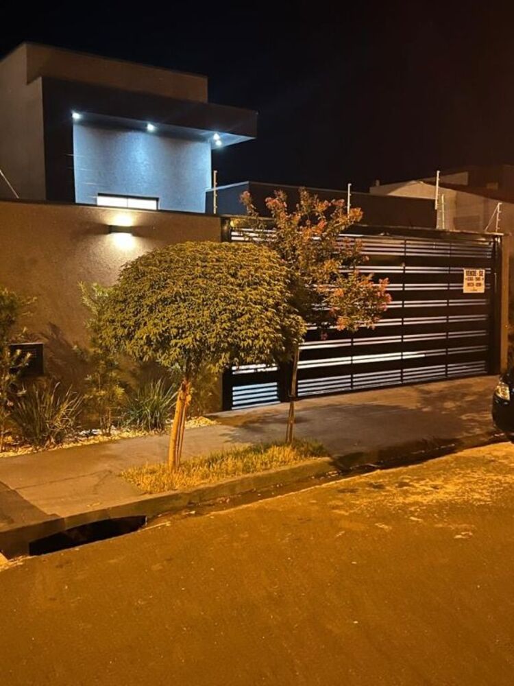 Casa à venda com 2 quartos, 85m² - Foto 1
