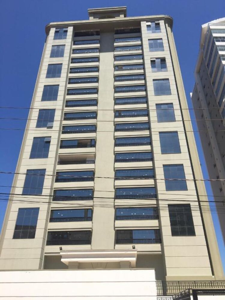 Apartamento, 3 quartos, 235 m² - Foto 1