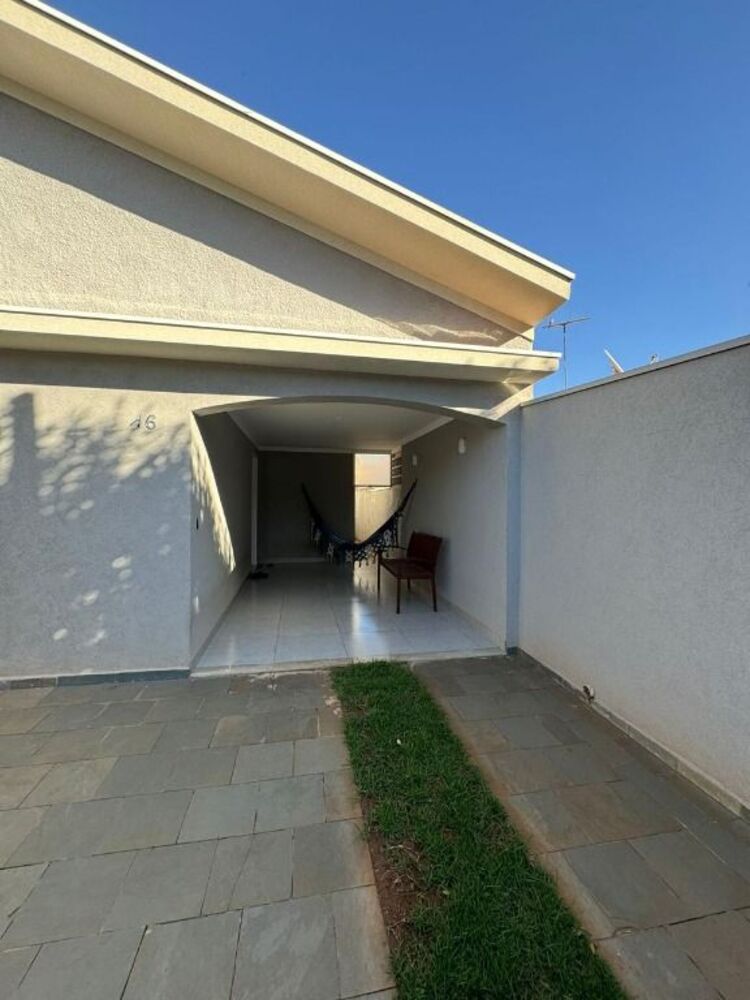 Casa à venda com 3 quartos, 143m² - Foto 1