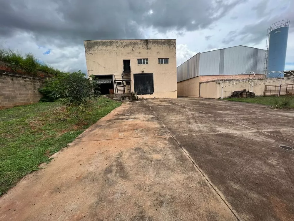 Loja-Salão para alugar, 1600m² - Foto 2