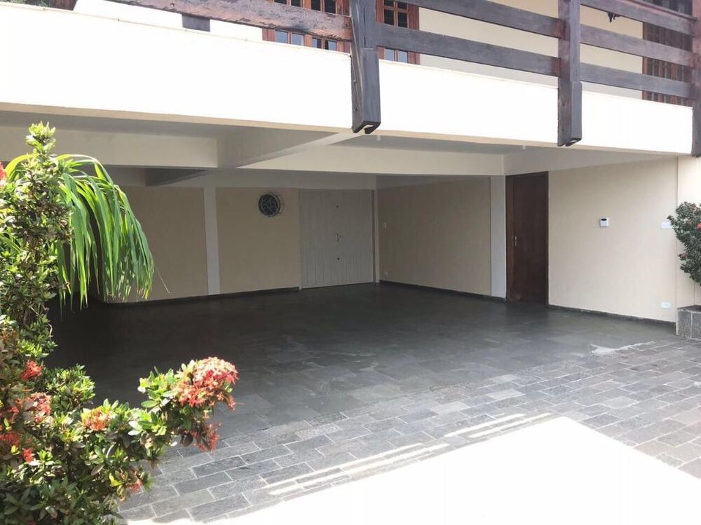 Casa à venda com 3 quartos, 380m² - Foto 2