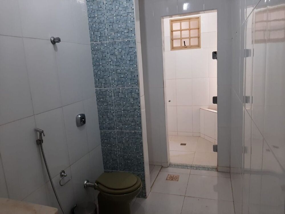 Casa à venda com 6 quartos, 256m² - Foto 9