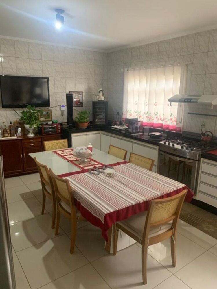 Casa, 4 quartos, 250 m² - Foto 3