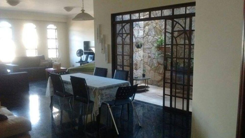 Casa à venda com 3 quartos, 460m² - Foto 5