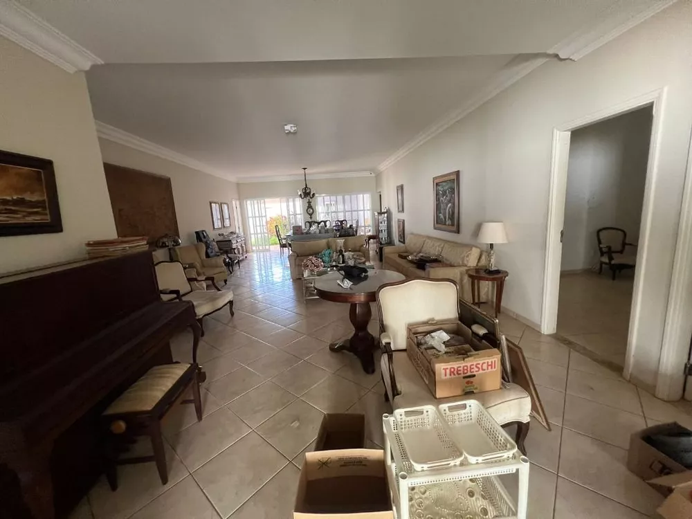 Casa à venda com 4 quartos, 272m² - Foto 2