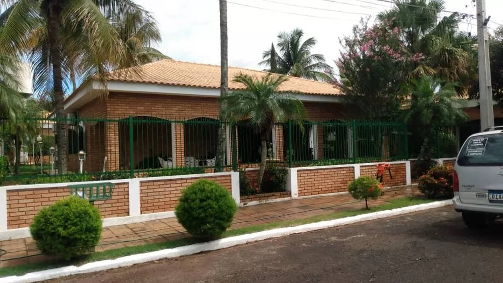 Fazenda à venda com 5 quartos, 560m² - Foto 1