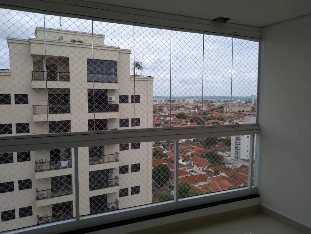 Apartamento à venda com 3 quartos, 131m² - Foto 2